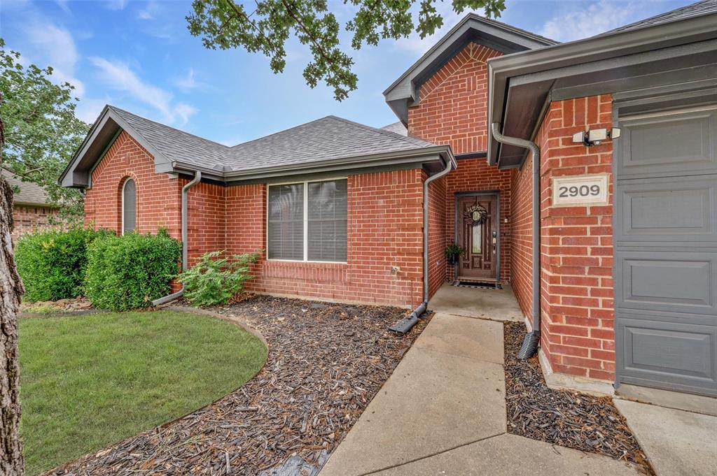 2909 Chisholm Trail Property Photo 1
