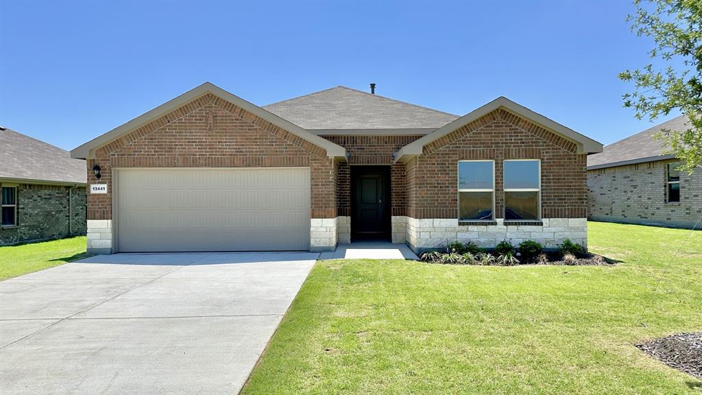 13441 Gitty Up Circle Property Photo 1
