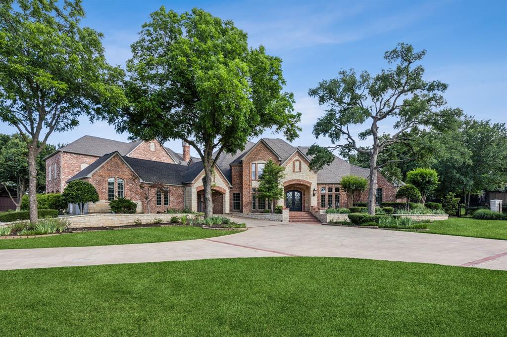 585 N Peytonville Avenue Property Photo 1