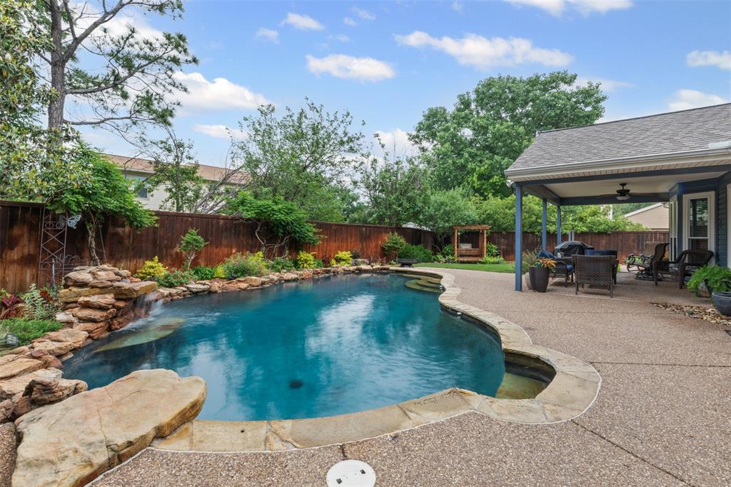 825 Heather Wood Drive Property Photo 1