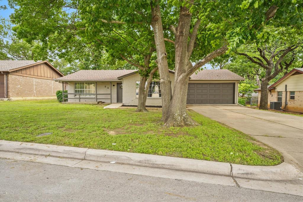 809 W Redbud Drive