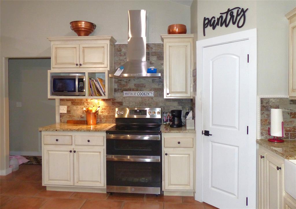 125 Parkview Property Photo 8