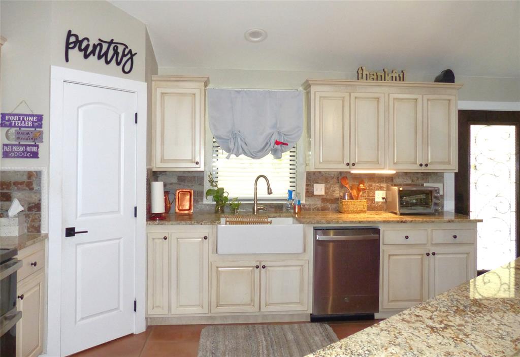 125 Parkview Property Photo 9