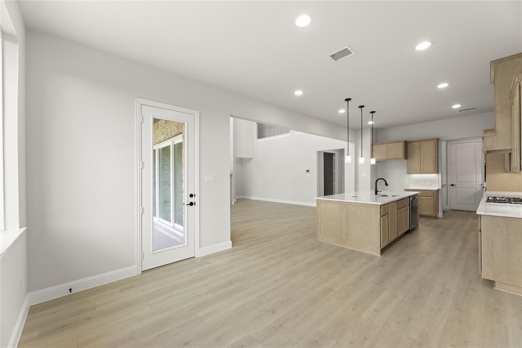 2206 Stratford Road Property Photo 8