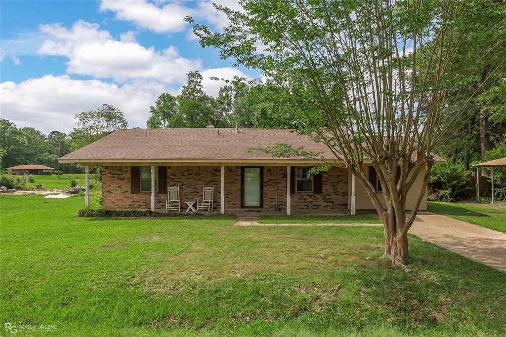 905 College Street Property Photo 1