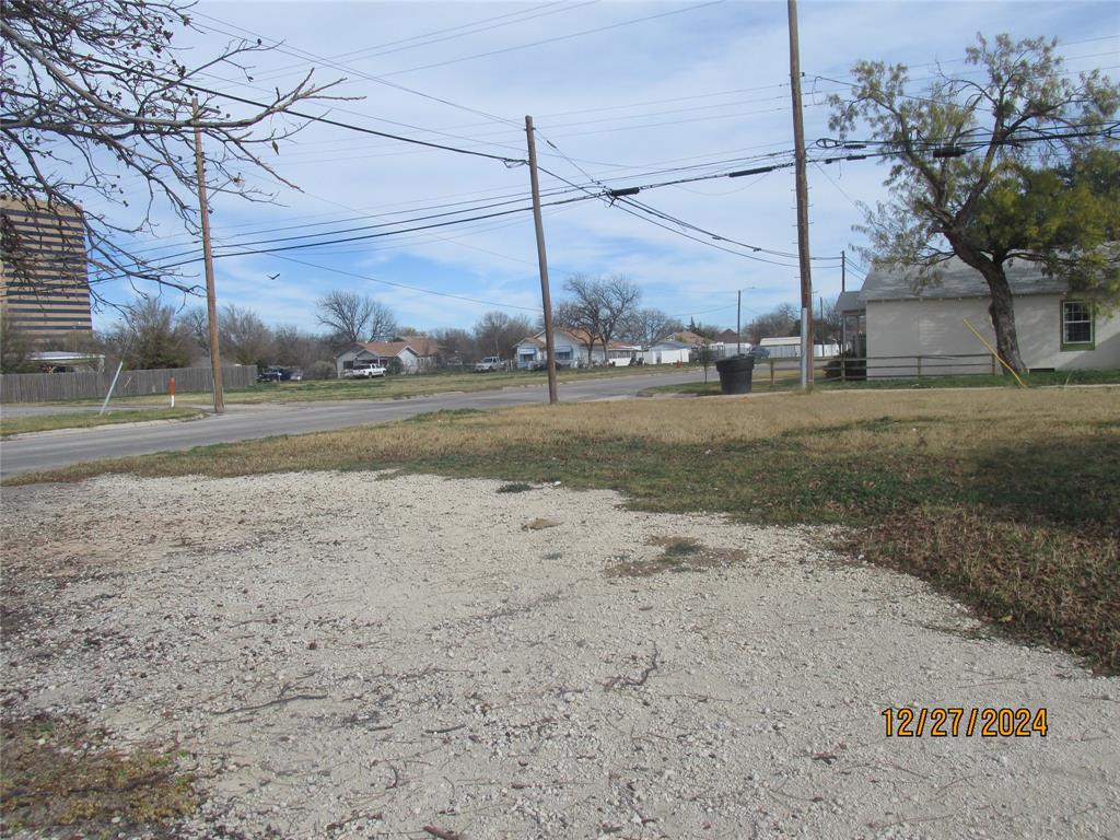 817 & 825 Butternut Street Property Photo 13