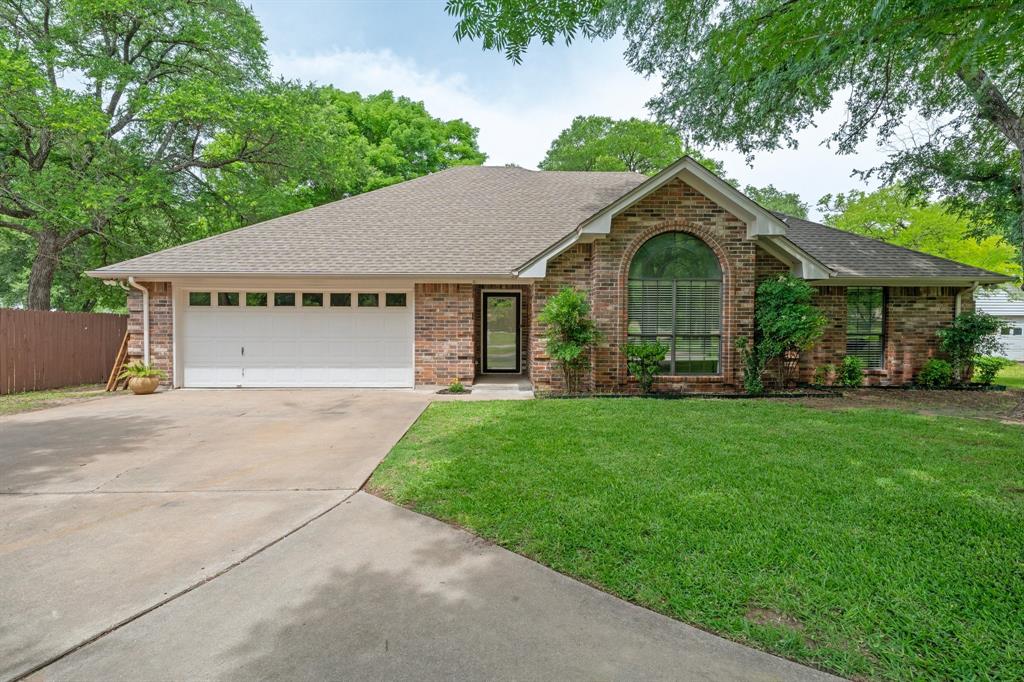 2314 Lakewood Court Property Photo