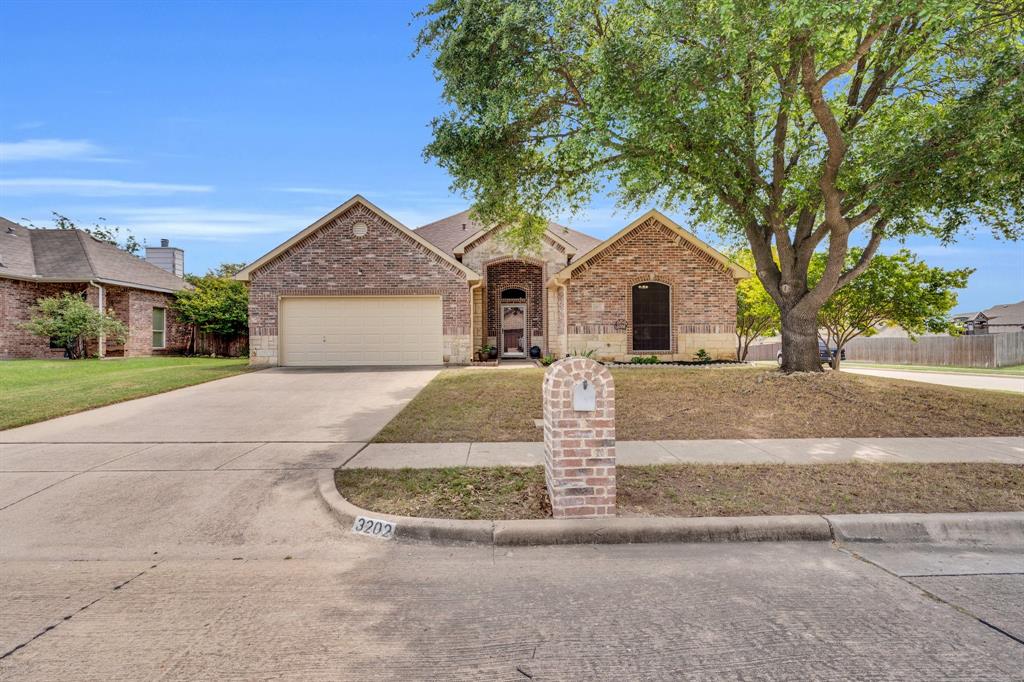 3202 Canary Lane Property Photo