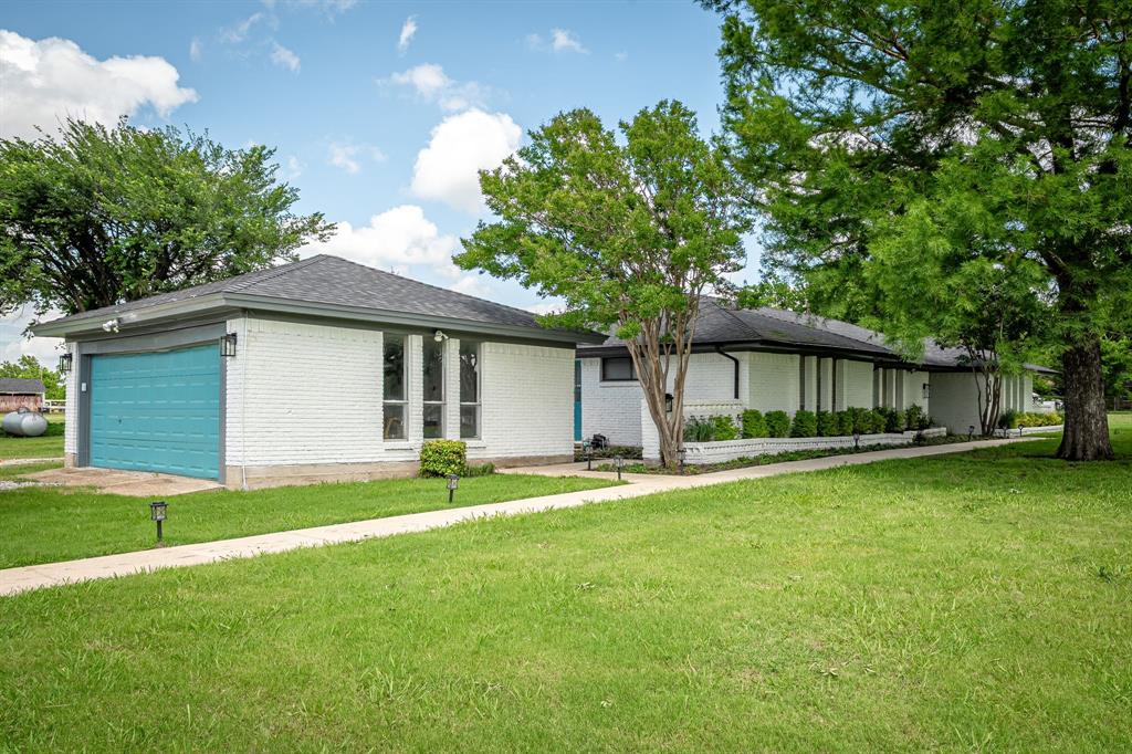 10 Estates Road Property Photo 2