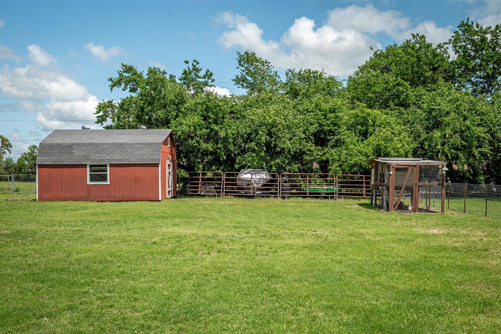 10 Estates Road Property Photo 6