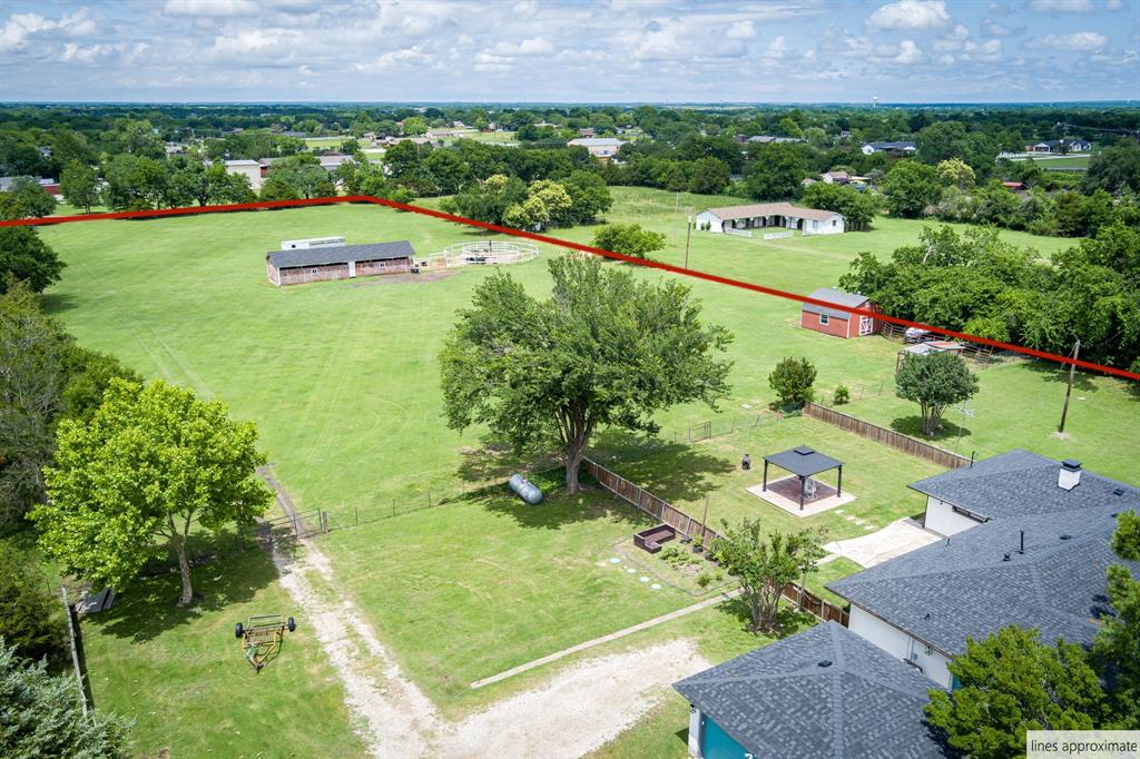 10 Estates Road Property Photo 12
