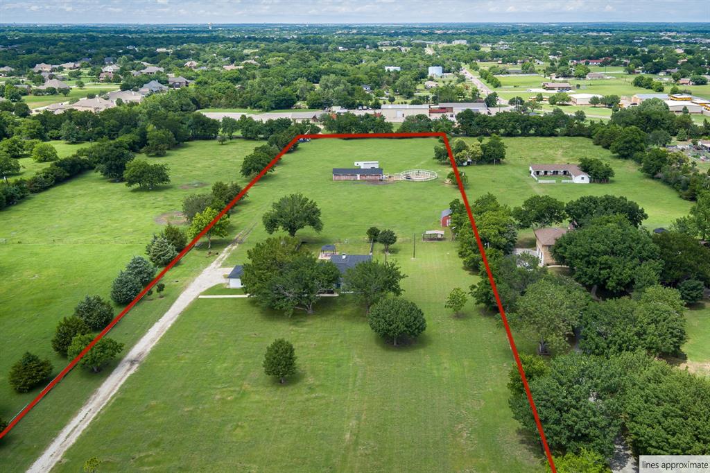 10 Estates Road Property Photo 14