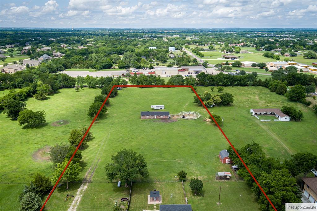 10 Estates Road Property Photo 16