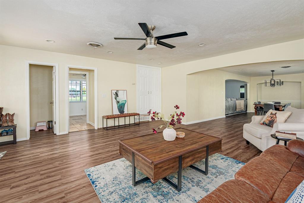 10 Estates Road Property Photo 22