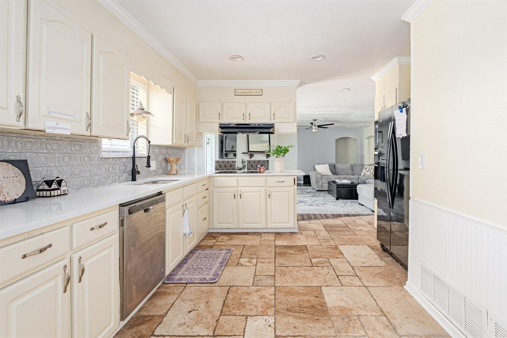 10 Estates Road Property Photo 23