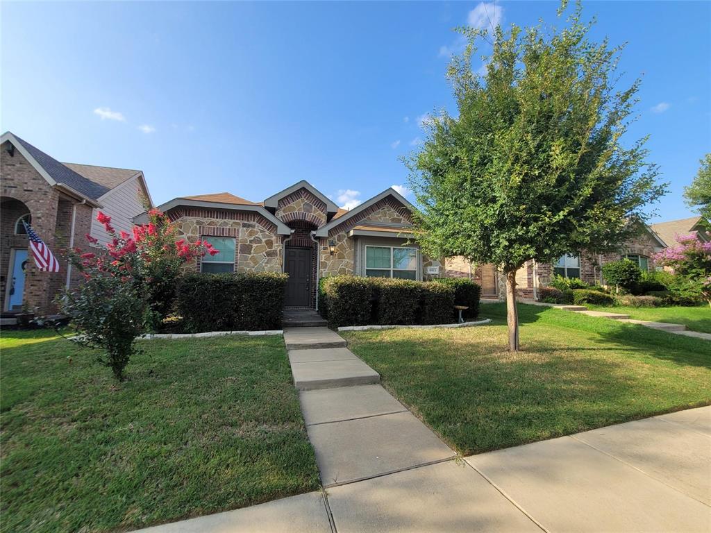 8913 Eastwood Avenue Property Photo