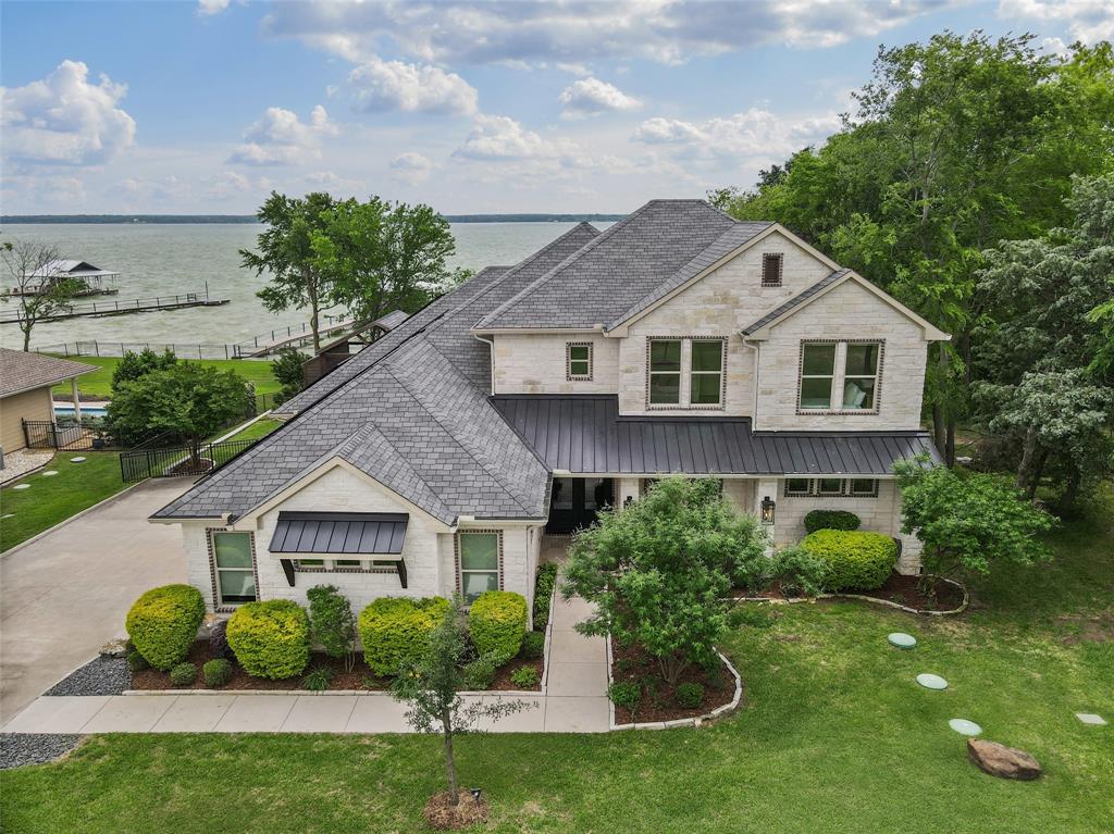 1140 The Shores Drive Property Photo 1