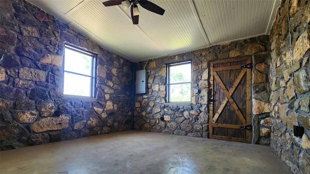 20086 Calvin Road Property Photo 10