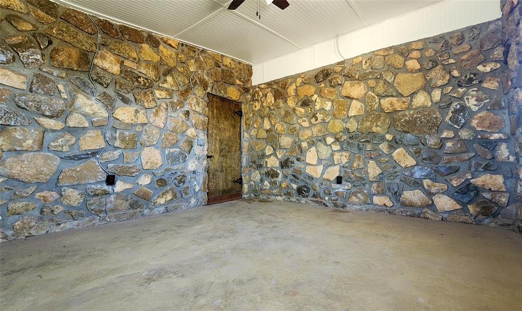 20086 Calvin Road Property Photo 11