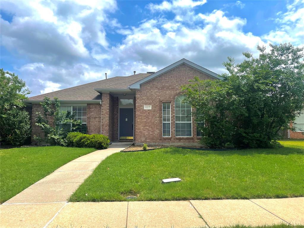 807 Aylesbury Drive Property Photo 1