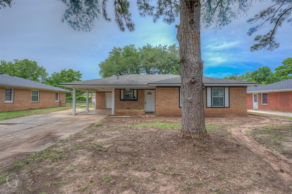 2611 Plantation Drive Property Photo 2