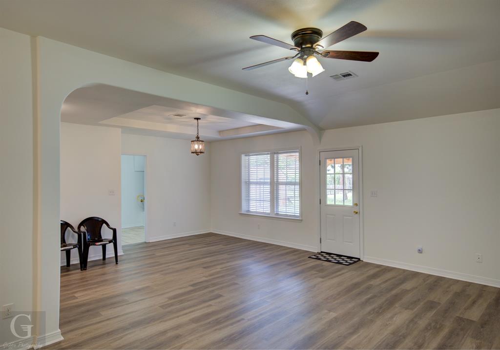 2611 Plantation Drive Property Photo 4