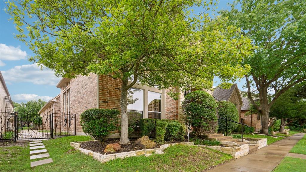 104 Stonehaven Court Property Photo 2
