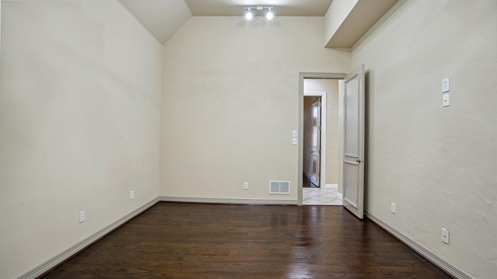 104 Stonehaven Court Property Photo 17
