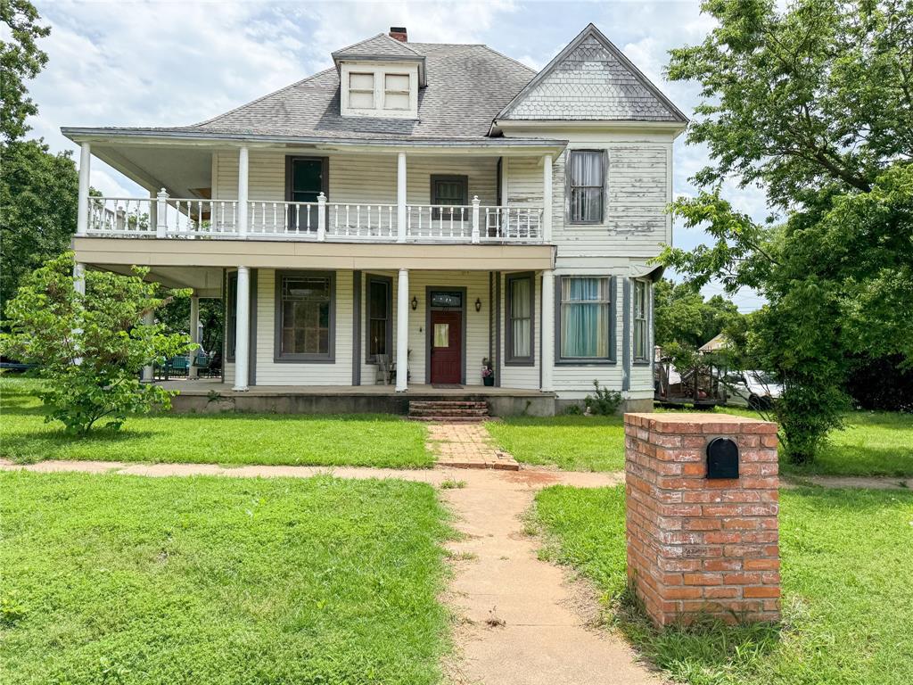 711 W 6th Street Property Photo
