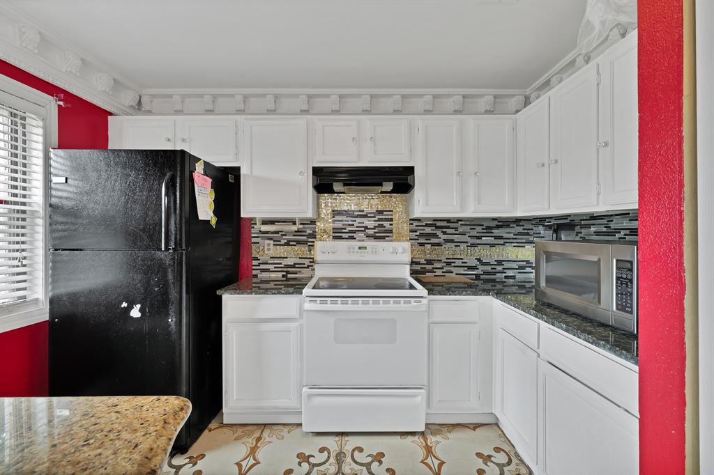 10227 Oak Gate Lane Property Photo 6