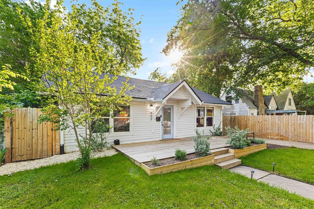 909 N 30th Street Property Photo 2