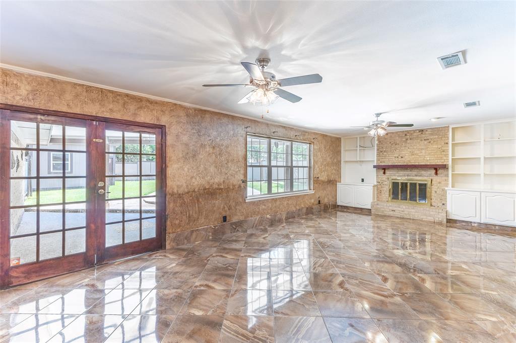 2418 Ingleside Drive Property Photo 1