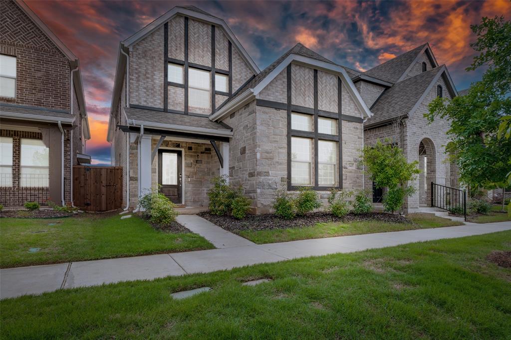 2665 Kings Canyon Mews Property Photo 1