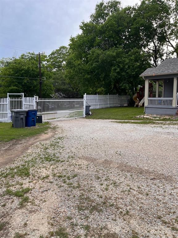 2345 Laughlin Drive Property Photo 4