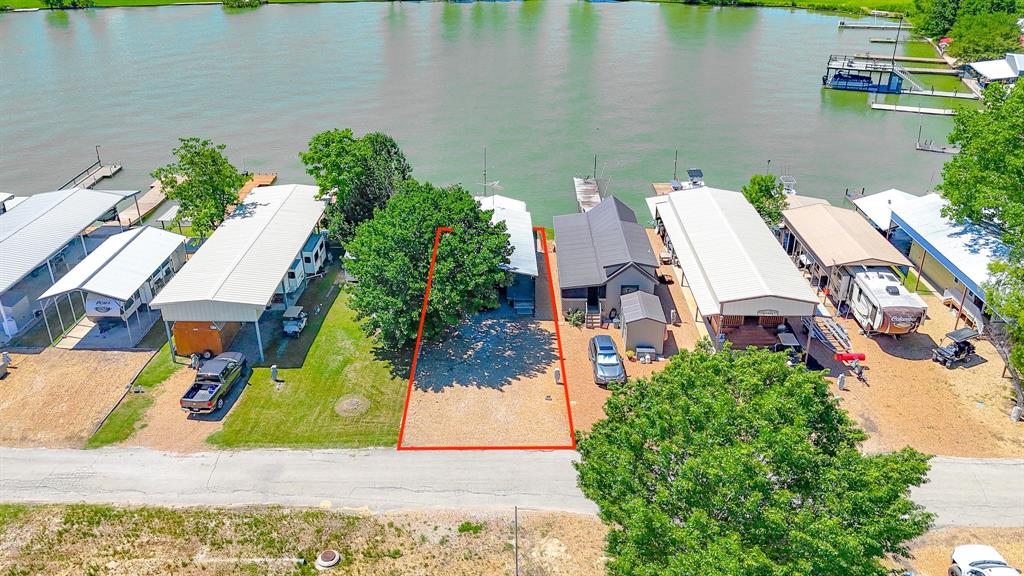 2066 Pelican Isle Drive Property Photo 2