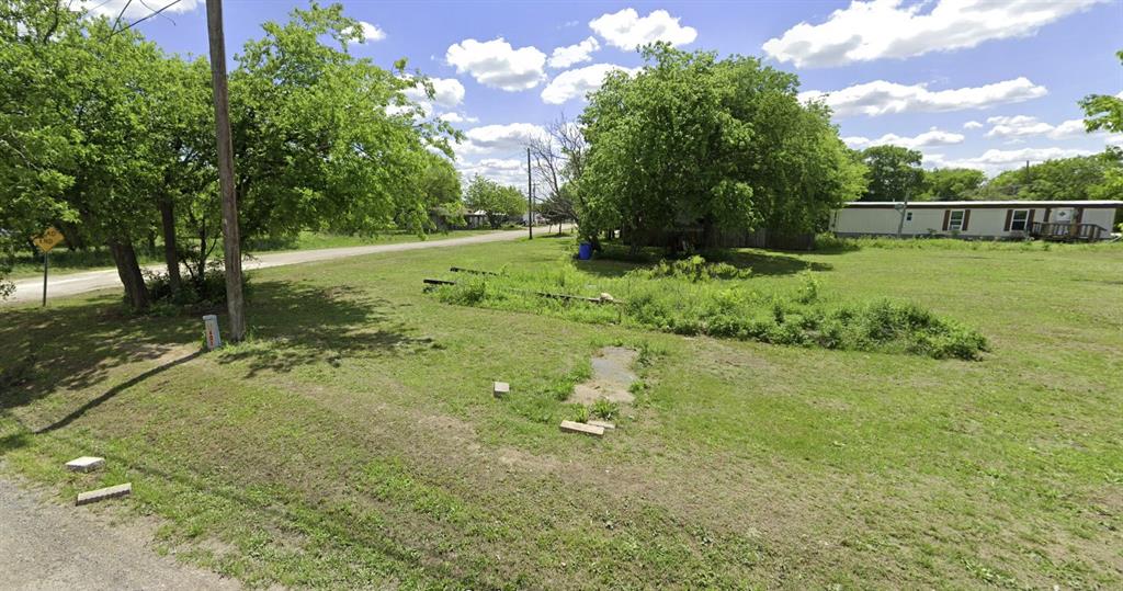 202 E Carver Street Property Photo