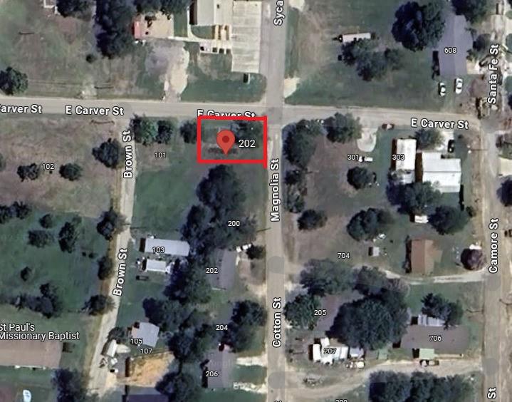 202 E Carver Street Property Photo 4