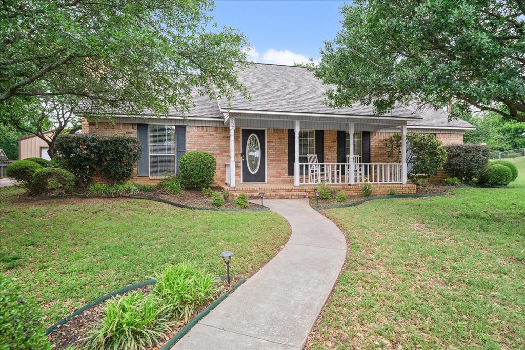 257 Colonial Circle Property Photo