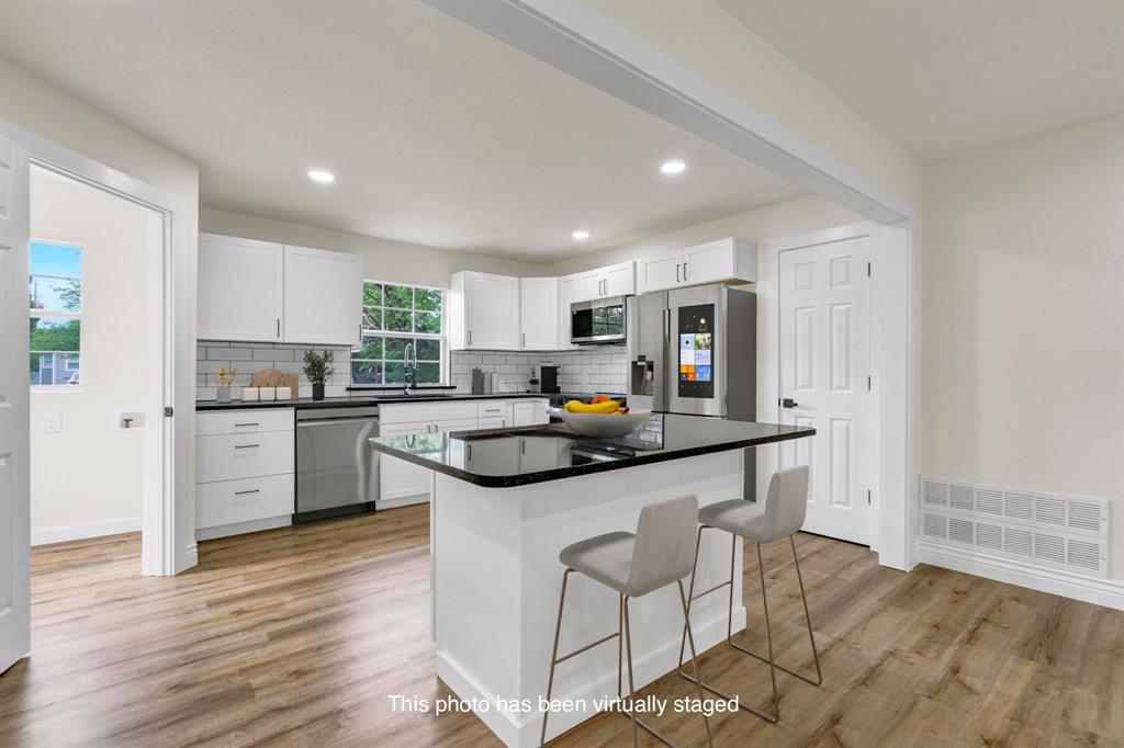 1110 Green Street Property Photo 1