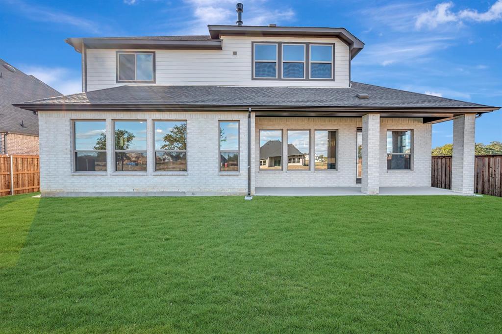 2258 Village Trail Property Photo 3