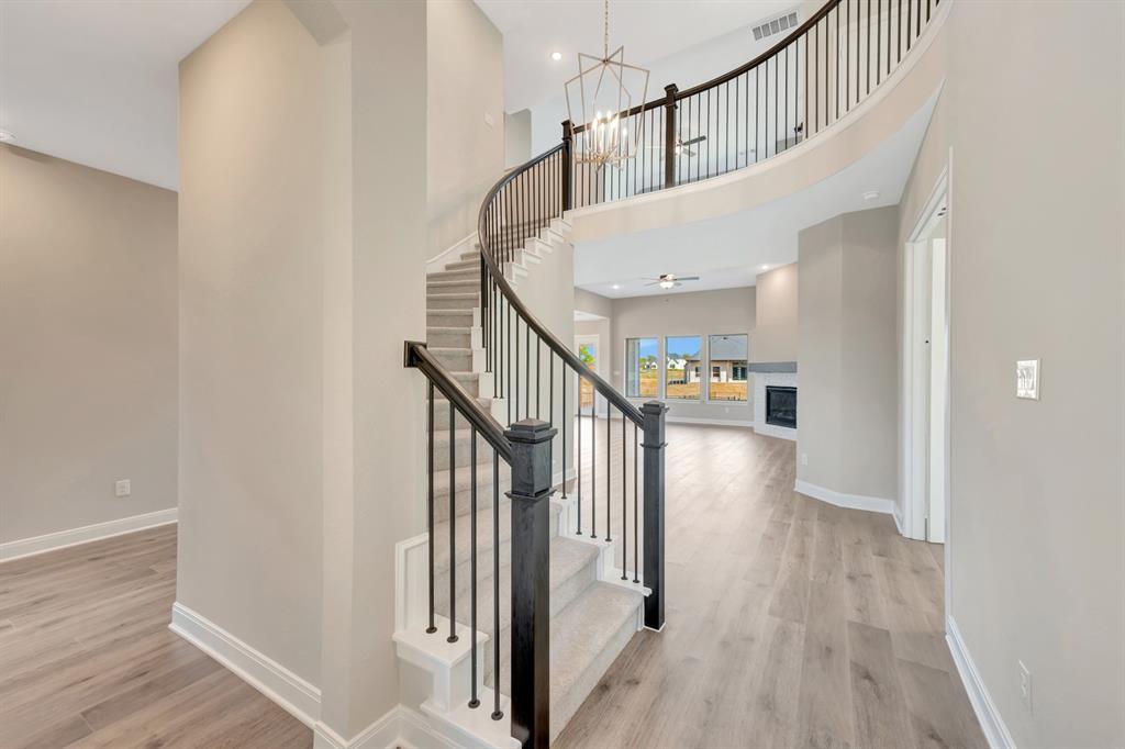 2258 Village Trail Property Photo 12