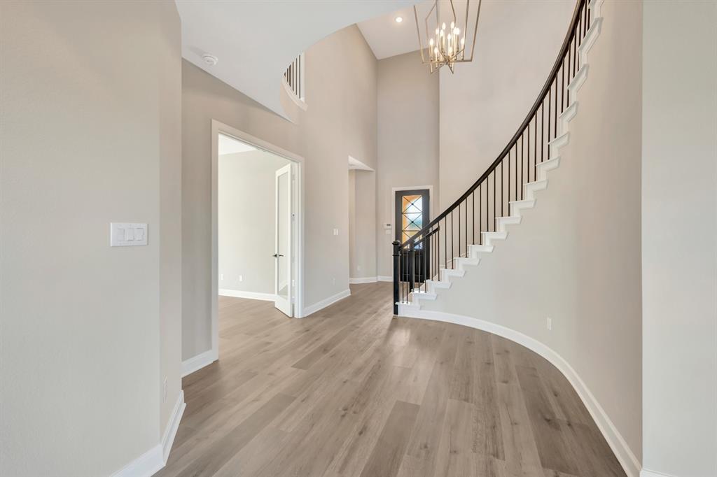 2258 Village Trail Property Photo 13