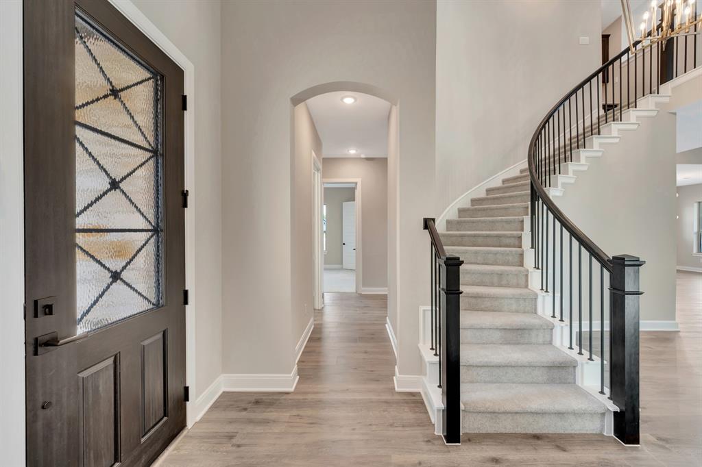 2258 Village Trail Property Photo 14