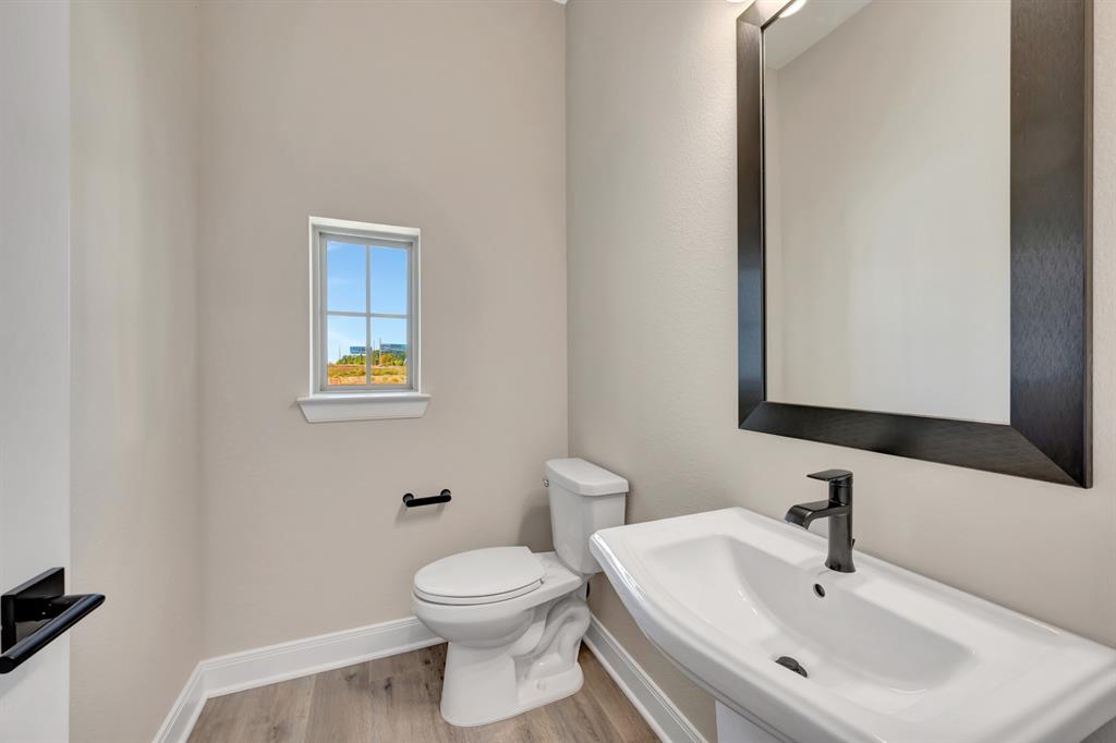 2258 Village Trail Property Photo 15