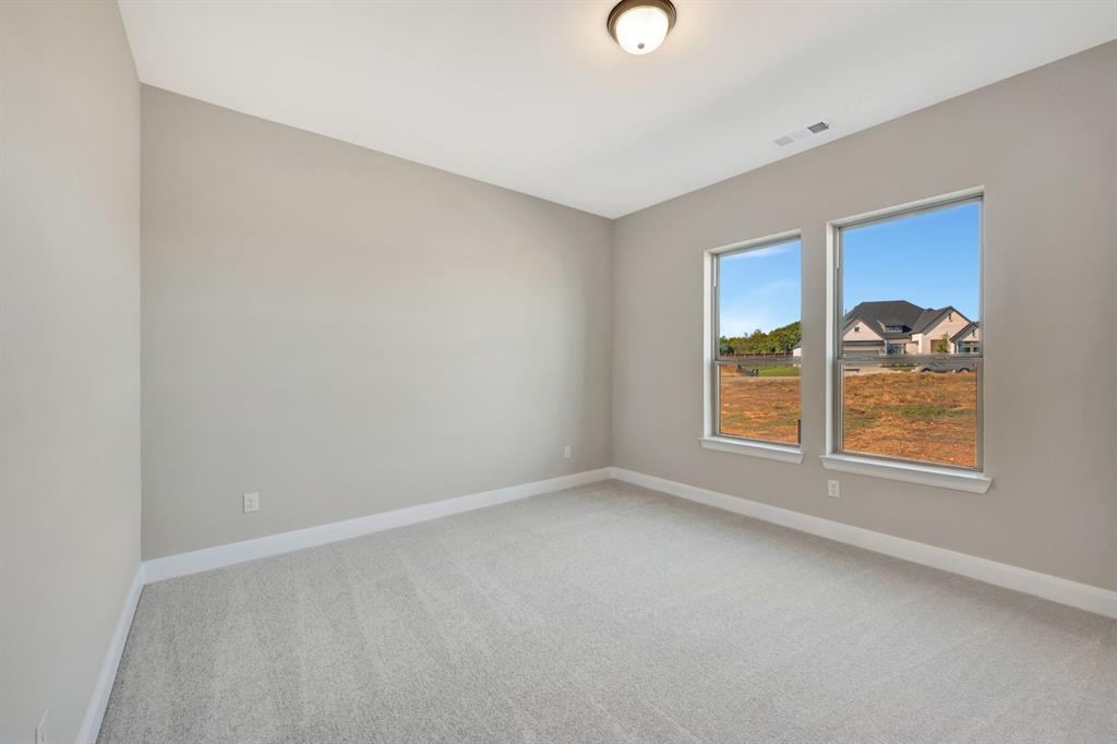 2258 Village Trail Property Photo 17