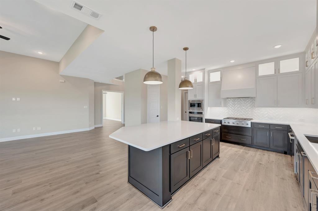 2258 Village Trail Property Photo 26