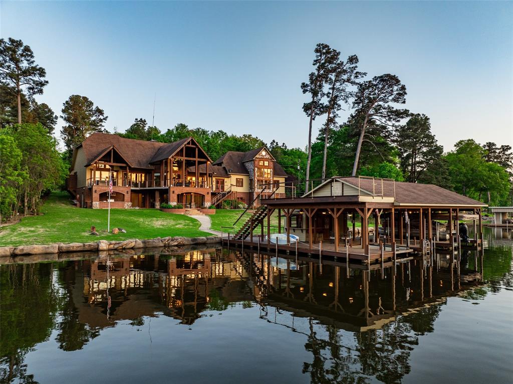 Sq13 Lake Cherokee Property Photo