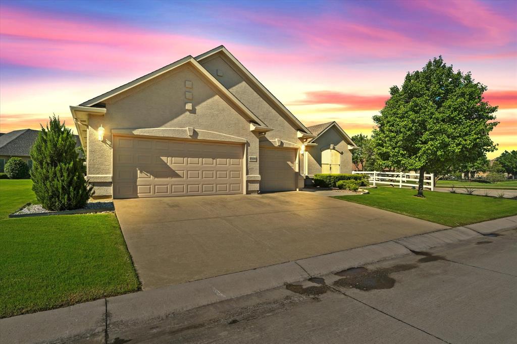 8800 Freeport Drive Property Photo