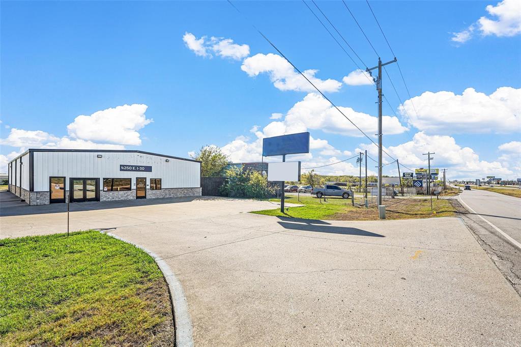 4250 E Interstate 30 Property Photo 1