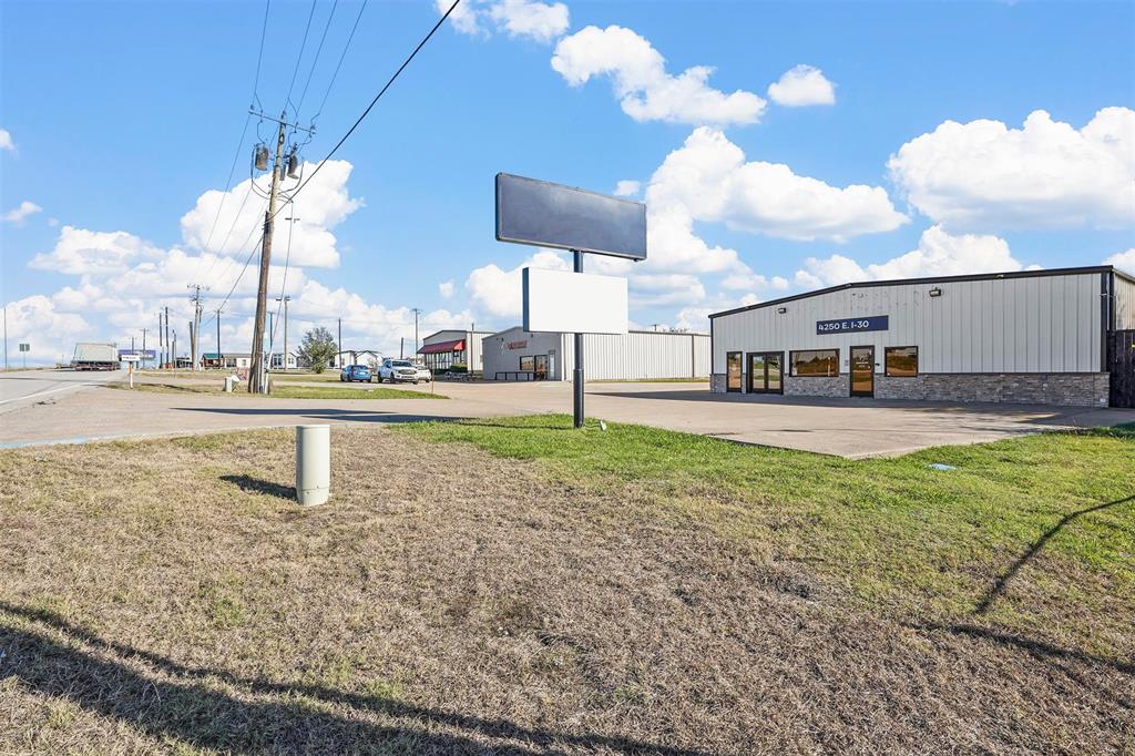 4250 E Interstate 30 Property Photo 22